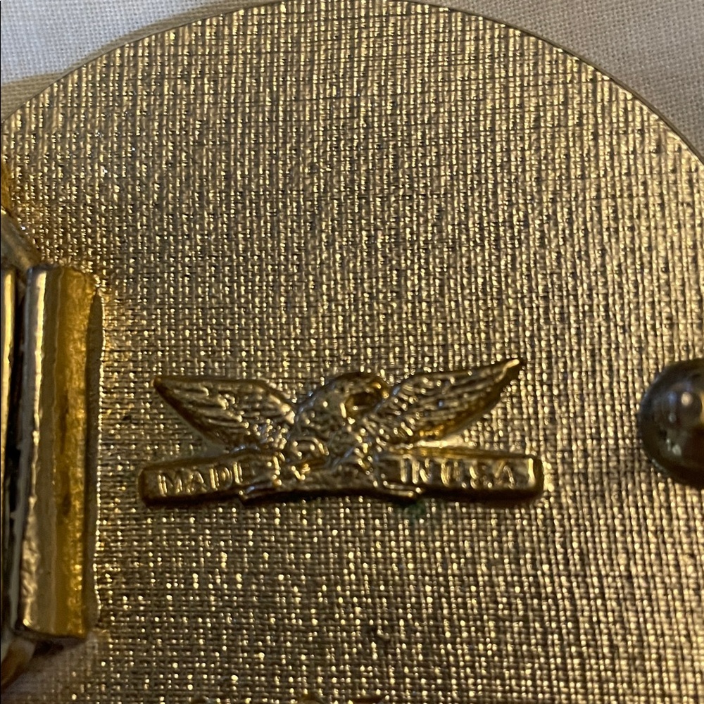 Vintage United States Marine Corps Red and Gold Belt Buckle - Picture 3 of 6